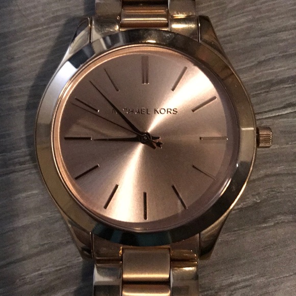 Authentic Michael Kors Rose Gold Ladies Watch - Picture 2 of 6